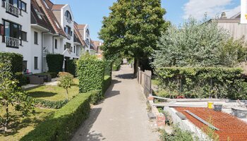 Luxueus gerenoveerde koppelvilla nabij het strand te Duinbergen. 
