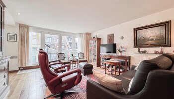 Large appartement (plus de 9 m) à fort potentiel situé près du centre-ville