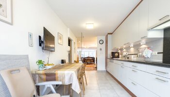 Large appartement (plus de 9 m) à fort potentiel situé près du centre-ville