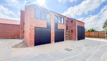 Instapklare woning met 4 slaapkamers, zonnige tuin en garage