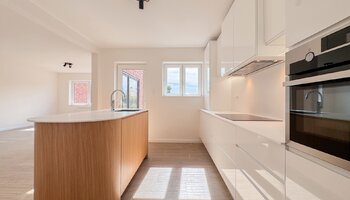 Instapklare woning met 4 slaapkamers, zonnige tuin en garage