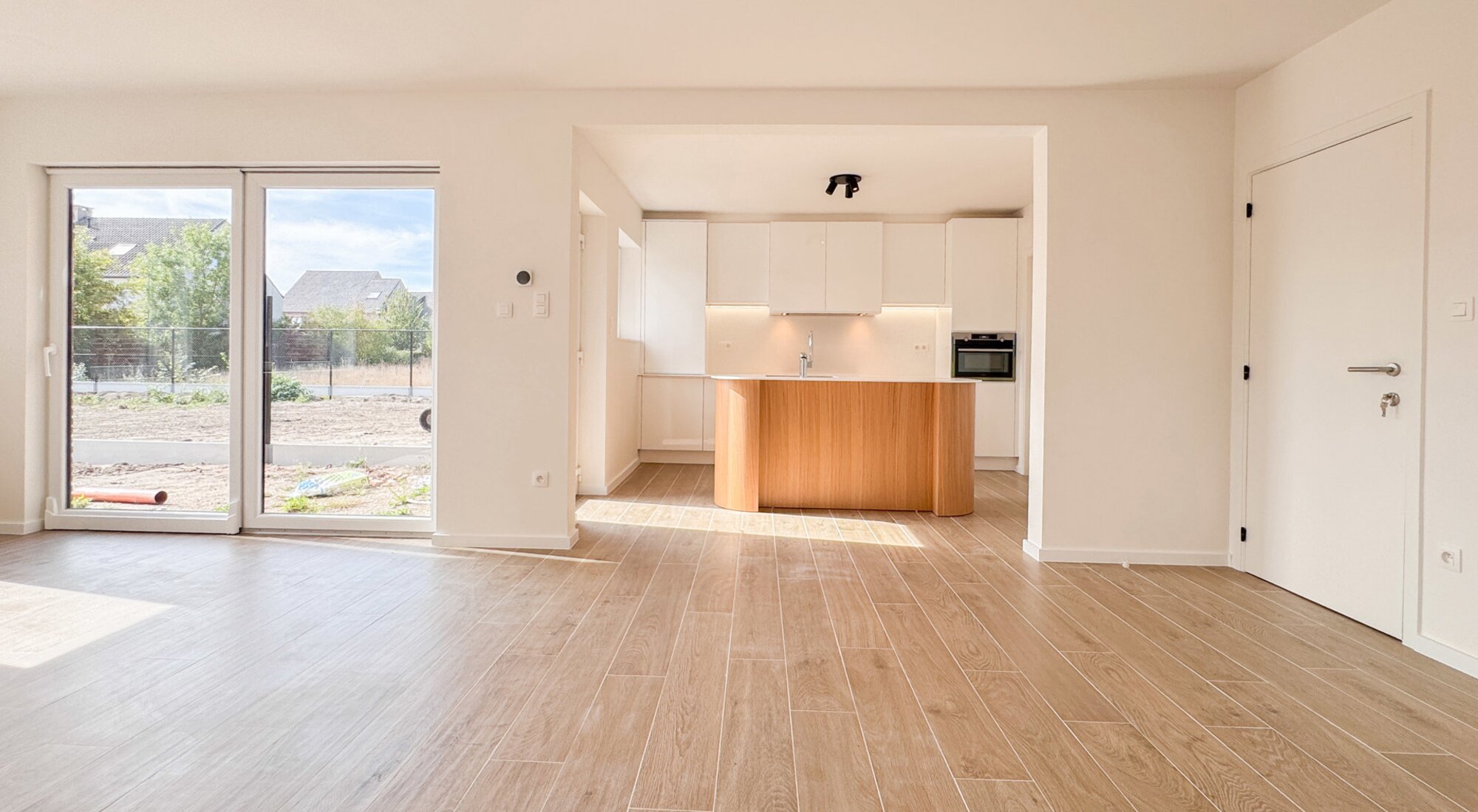 Instapklare woning met 4 slaapkamers, zonnige tuin en garage