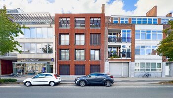 Appartement duplex prêt à emménager avec double place de parking.