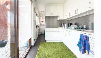 Appartement duplex prêt à emménager avec double place de parking.