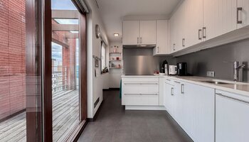 Instapklaar duplex appartement met dubbele autostaanplaats