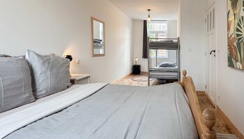 Ruime gezinswoning met 4 slaapkamers, garage en terras