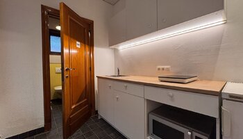 Kantoorruimte in authentiek gebouw op commerciële ligging langs de ring van Brugge