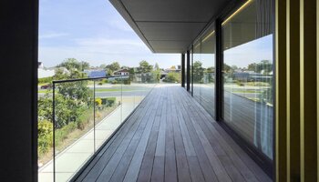 Centraal gelegen nieuwbouw appartement met groot terras (>40m²)