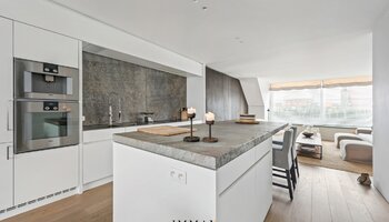 Exclusieve penthouse met 4-SLK in prestigieuze residentie nabij het Zegemeer en het centrum