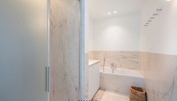 Exclusieve penthouse met 4-SLK in prestigieuze residentie nabij het Zegemeer en het centrum