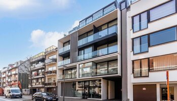 Exclusieve penthouse met 4-SLK in prestigieuze residentie nabij het Zegemeer en het centrum