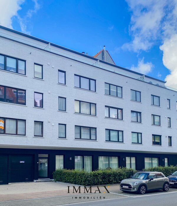 Te renoveren 3SLK-appartement met ruim terras (17 m²)