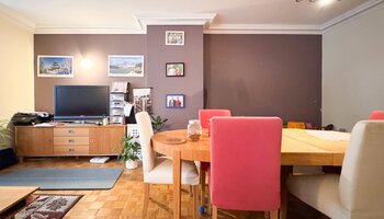 Ruim appartement met groot potentieel en ruim terras (17 m²) nabij het strand en het centrum