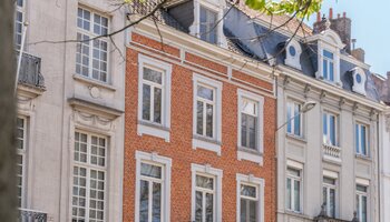 Authentieke en stijlvol gerenoveerde herenwoning met stadstuin en dakterras