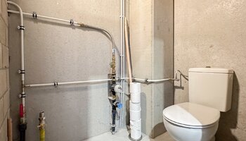 Ruime loods van 225 m²