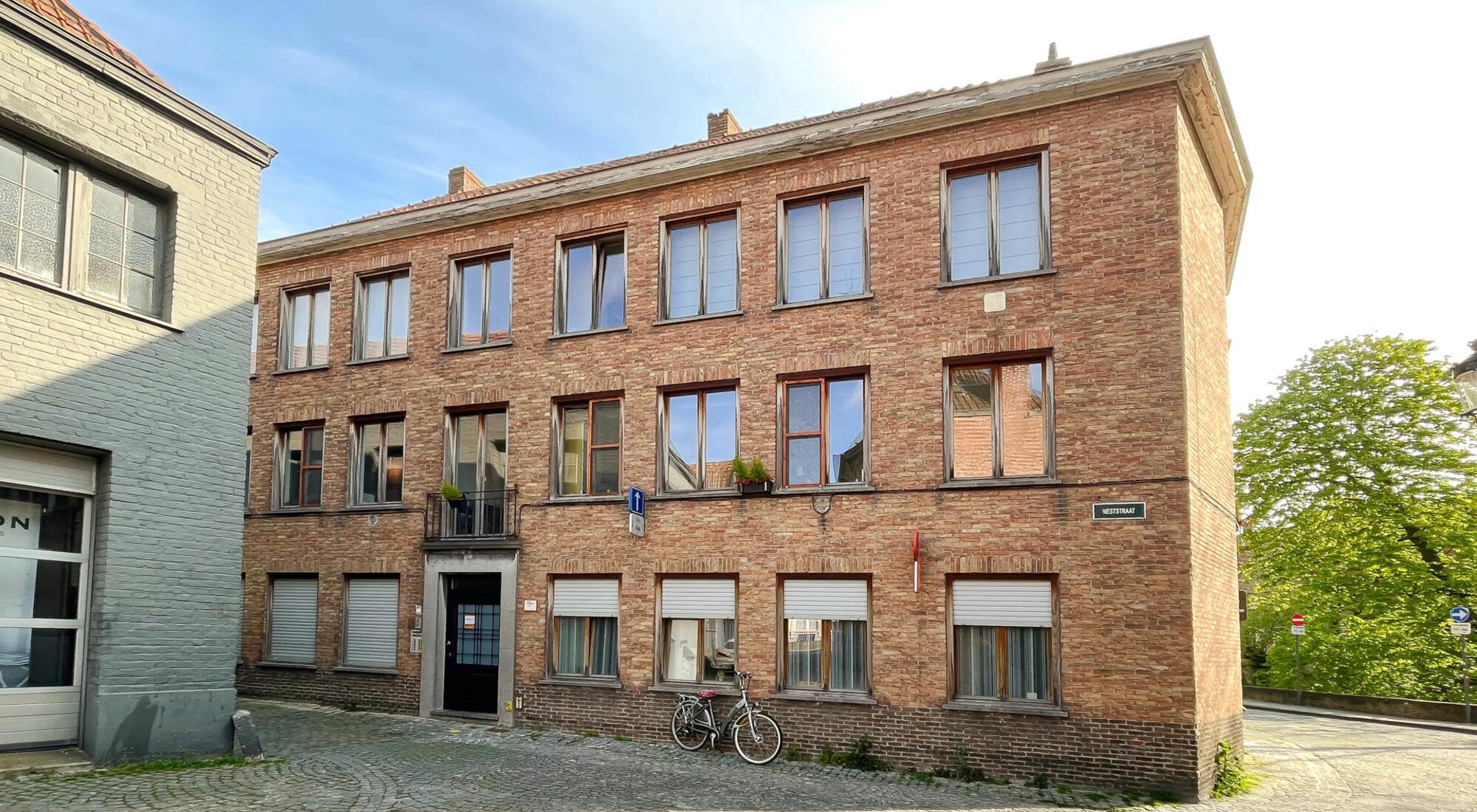 Ruim twee slaapkamer appartement