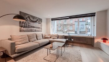 Mooi gerenoveerd 2SLK-appartement in de Lippenslaan