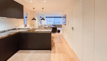 Mooi gerenoveerd 2SLK-appartement in de Lippenslaan