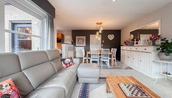 Instapklare halfopen eengezinswoning met zuidgerichte tuin