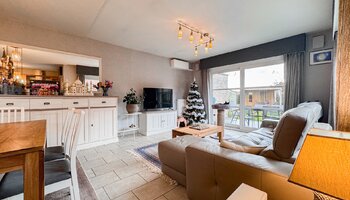 Instapklare halfopen eengezinswoning met zuidgerichte tuin