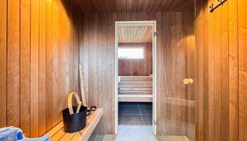 Instapklare halfopen eengezinswoning met zuidgerichte tuin