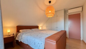 Instapklare halfopen eengezinswoning met zuidgerichte tuin