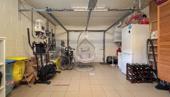 Instapklare halfopen eengezinswoning met zuidgerichte tuin