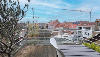 Ruim duplex-appartement met 2SLK gelegen in het hart van Heist-aan-Zee