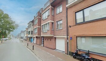 Ruim duplex-appartement met 2SLK gelegen in het hart van Heist-aan-Zee