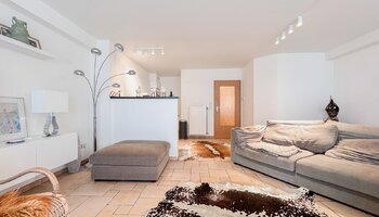 Ruim en breed 2SLK-appartement met zijdelings zeezicht vlakbij het Rubensplein