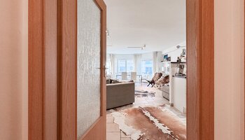 Ruim en breed 2SLK-appartement met zijdelings zeezicht vlakbij het Rubensplein