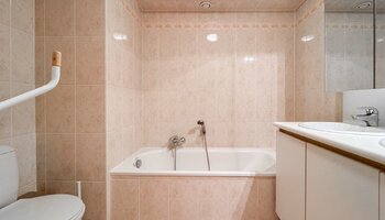 Ruim en breed 2SLK-appartement met zijdelings zeezicht vlakbij het Rubensplein