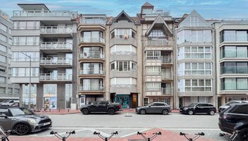 Ruim en breed 2SLK-appartement met zijdelings zeezicht vlakbij het Rubensplein