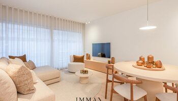 Prachtig vernieuwd 3SLK-appartement gelegen nabij de Zeedijk, het Van Bunnenplein en de Lippenslaan