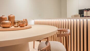 Prachtig vernieuwd 3SLK-appartement gelegen nabij de Zeedijk, het Van Bunnenplein en de Lippenslaan