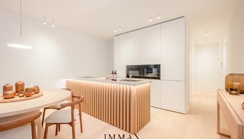 Prachtig vernieuwd 3SLK-appartement gelegen nabij de Zeedijk, het Van Bunnenplein en de Lippenslaan