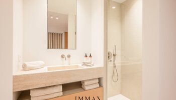 Prachtig vernieuwd 3SLK-appartement gelegen nabij de Zeedijk, het Van Bunnenplein en de Lippenslaan