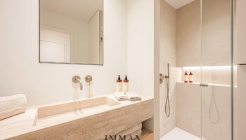 Prachtig vernieuwd 3SLK-appartement gelegen nabij de Zeedijk, het Van Bunnenplein en de Lippenslaan