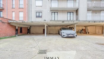 Prachtig vernieuwd 3SLK-appartement gelegen nabij de Zeedijk, het Van Bunnenplein en de Lippenslaan