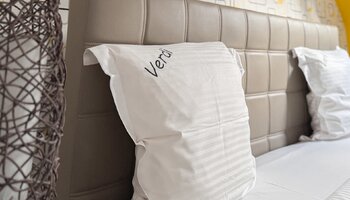 Commerciële opbrengsteigendom met horeca & gastenkamers op topligging 