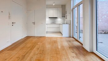 Lichtrijk appartement met binnenkoer in karaktervol gebouw