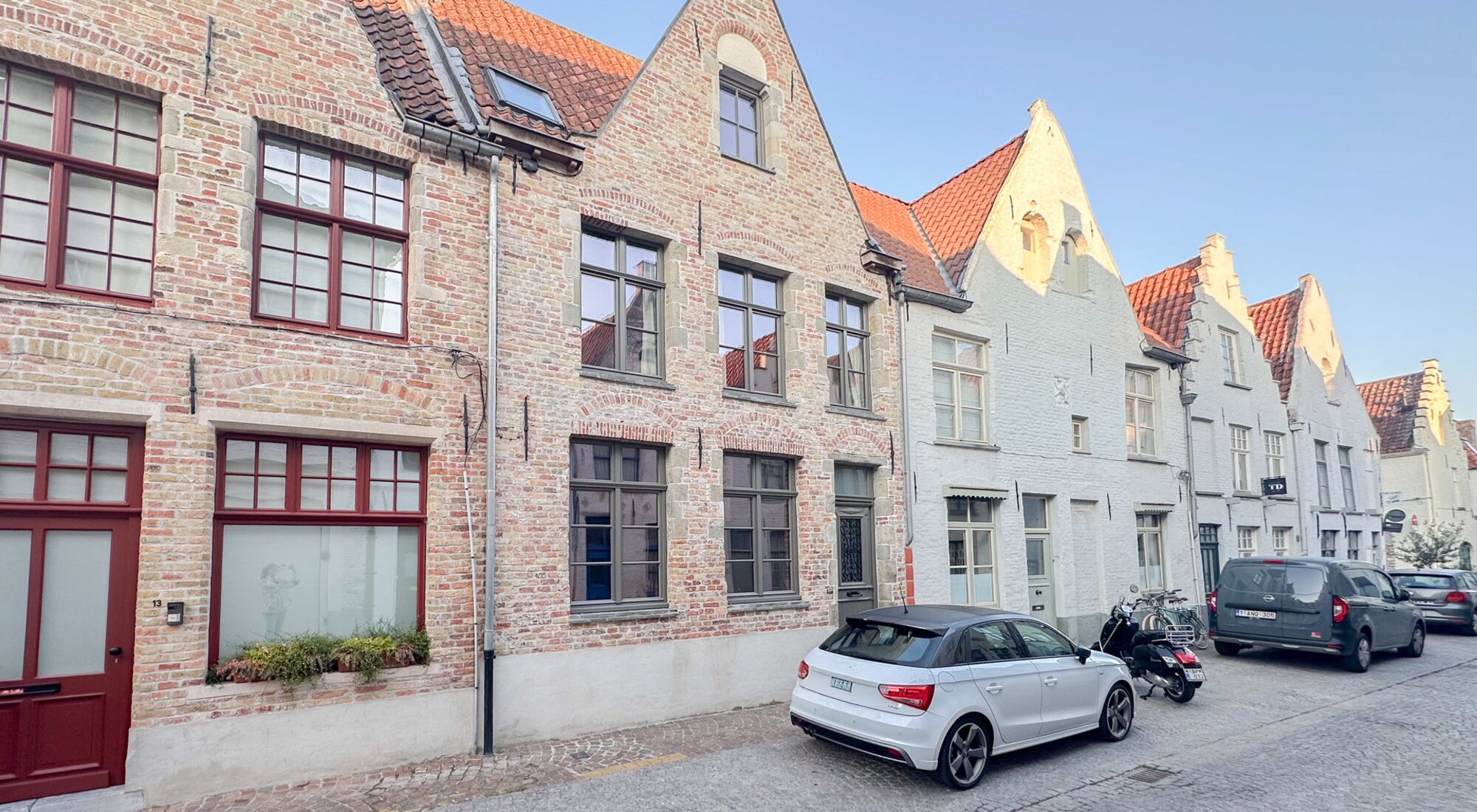 Maison de ville entièrement rénovée avec cour ensoleillée