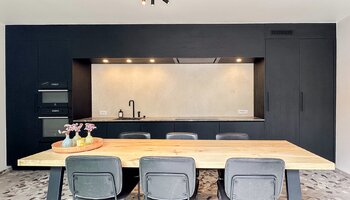 Maison de ville entièrement rénovée avec cour ensoleillée