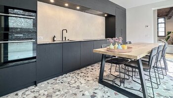 Maison de ville entièrement rénovée avec cour ensoleillée