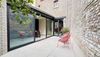 Maison de ville entièrement rénovée avec cour ensoleillée