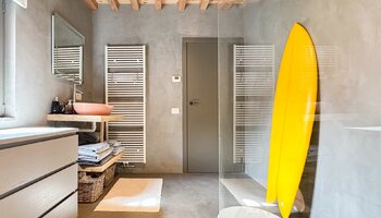 Maison de ville entièrement rénovée avec cour ensoleillée