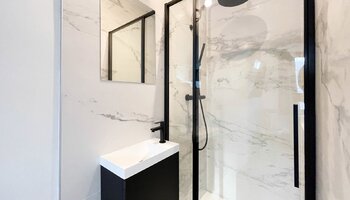 Magnifique appartement 3 chambres rénové près de la place Rubens et à 50 m de la mer 