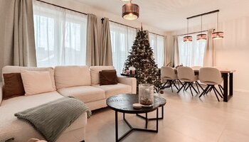 Appartement entièrement rénové de 2 chambres au rez-de-chaussée 