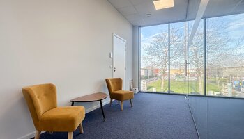 Bureau spacieux, facilement accessible et avec parking