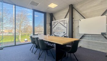 Bureau spacieux, facilement accessible et avec parking